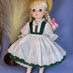 Pretty Vintage Madame Alexander 12” Doll #1580 Heidi Box Bottom & tag 1980s